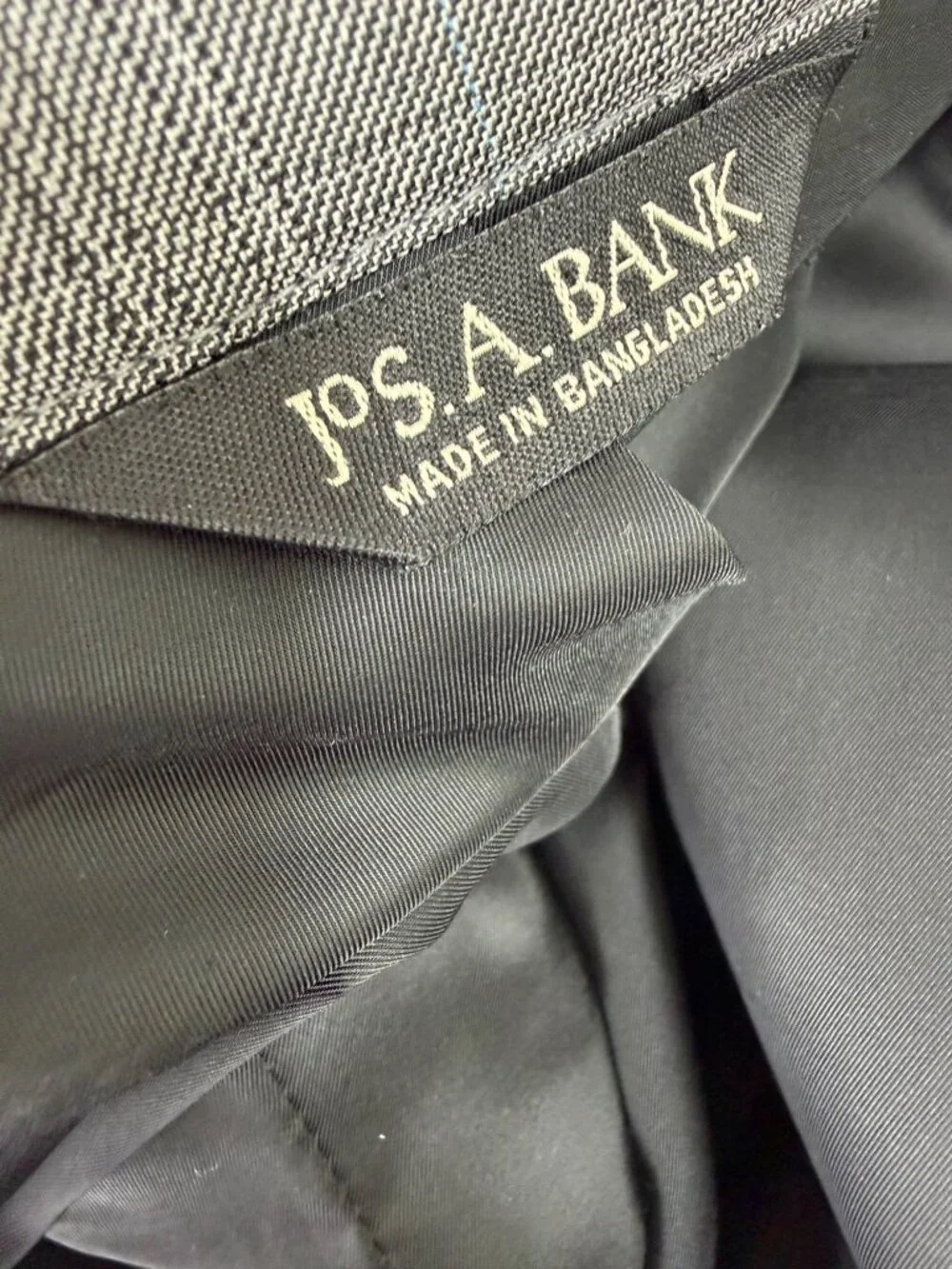 Jos A Bank 2 Piece Suit Traveler's Collection 46L Blazer 40X30 Pants Plaid Gray